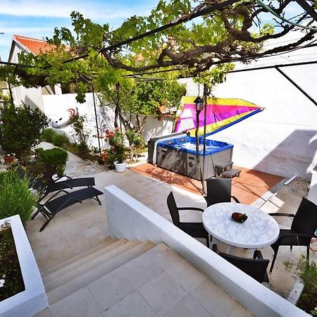Apartman Martina Betina  Buitenkant foto