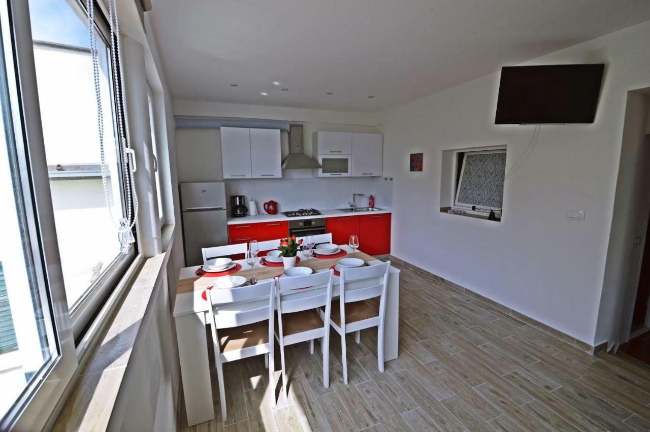 Apartman Martina Betina  Buitenkant foto