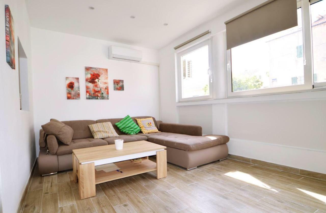 Apartman Martina Betina  Buitenkant foto