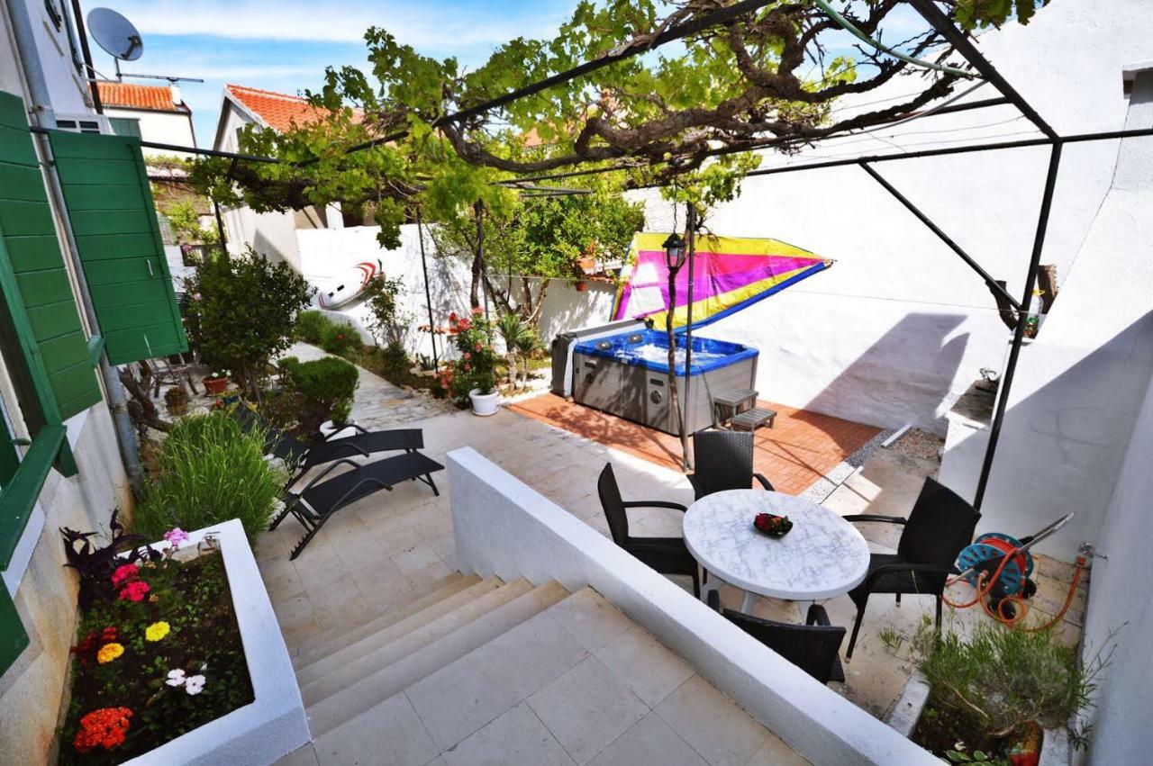 Apartman Martina Betina  Buitenkant foto