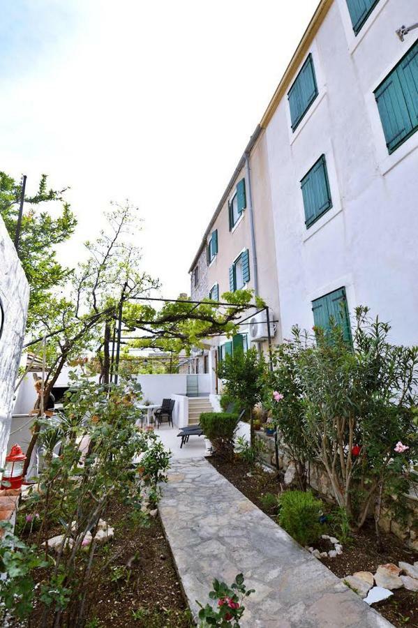 Apartman Martina Betina  Buitenkant foto
