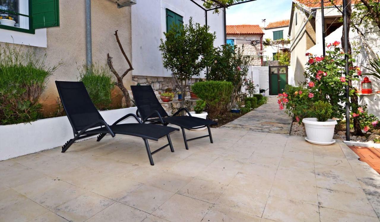 Apartman Martina Betina  Buitenkant foto
