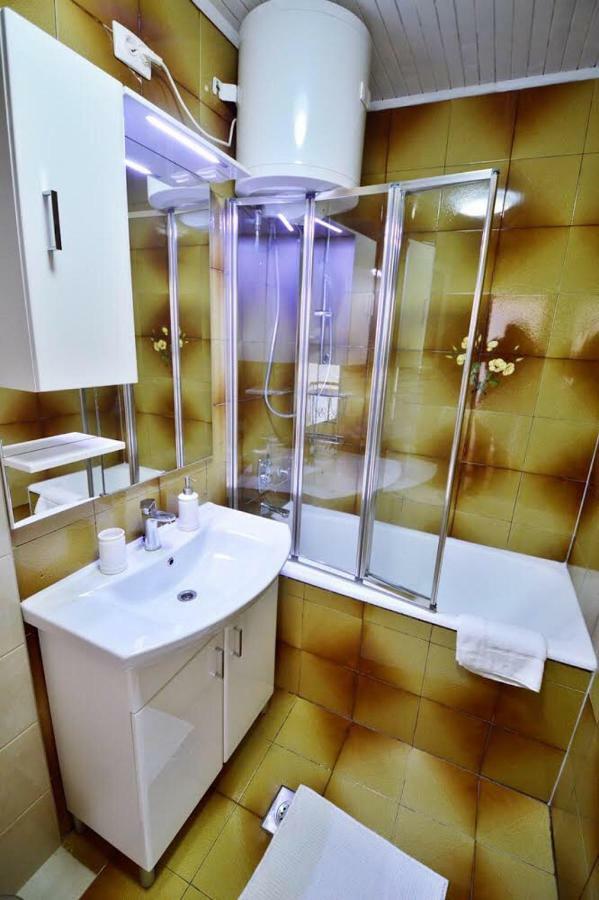 Apartman Martina Betina  Buitenkant foto