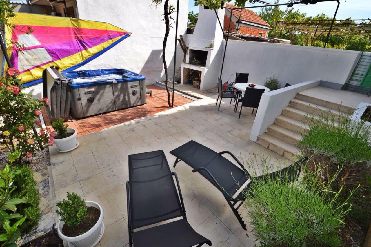 Apartman Martina Betina  Buitenkant foto
