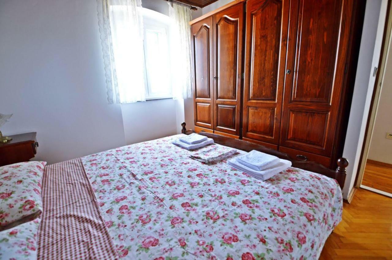 Apartman Martina Betina  Buitenkant foto
