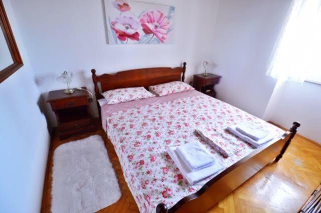 Apartman Martina Betina  Buitenkant foto